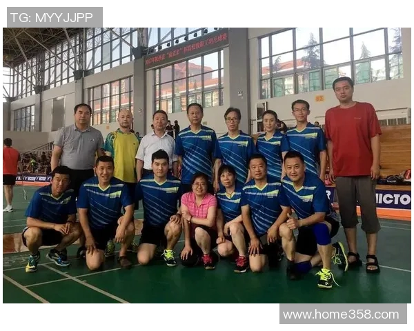 南京羽毛球队与上海羽毛球队赛后复盘灵活性分析与战术对比